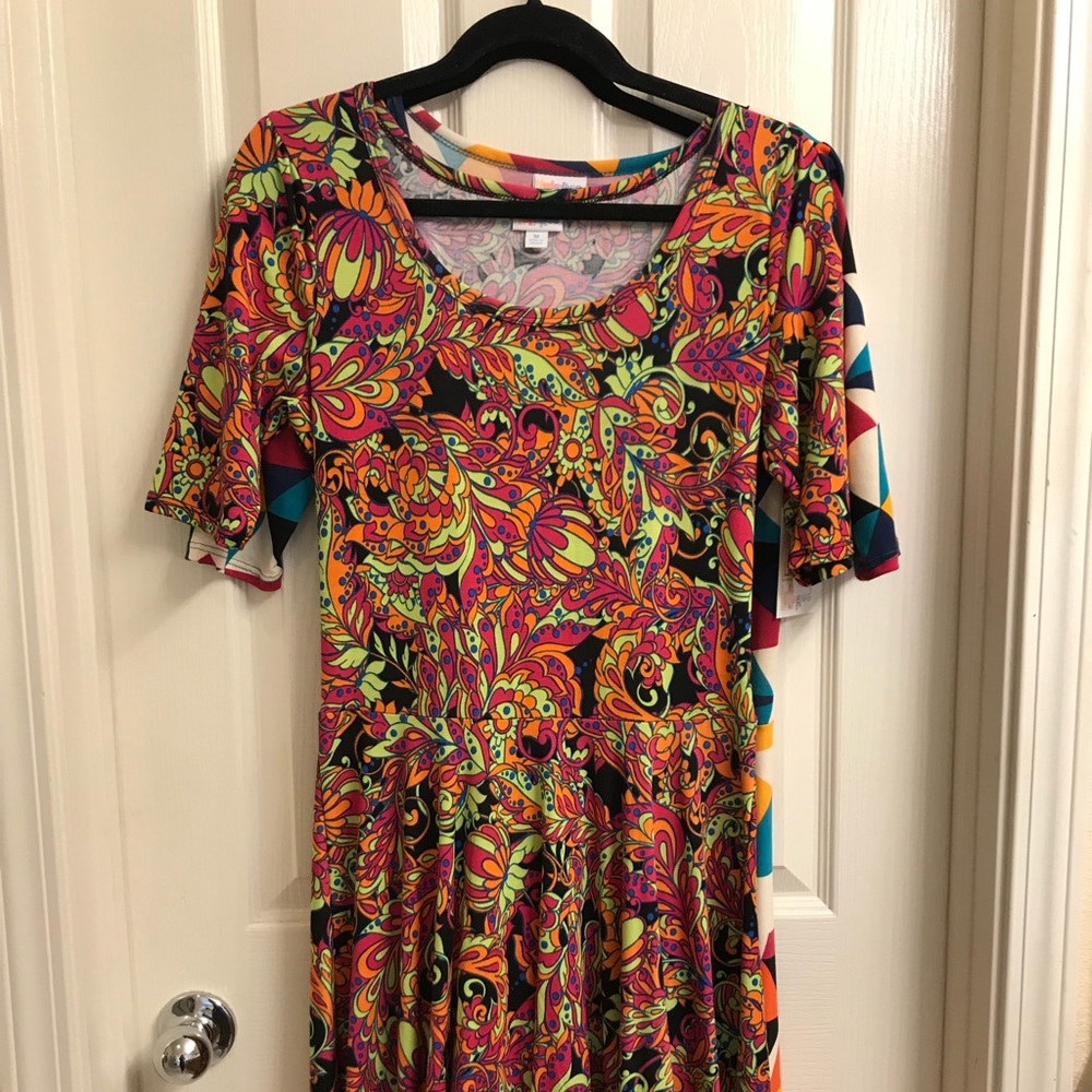 LuLaRoe Nicole Medium